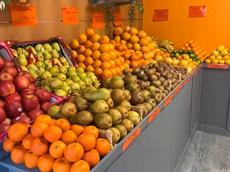 commerce fruits   légumes  fromages