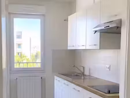 location appartement 1 pièce 28 m² à la courneuve (93120)  699 €