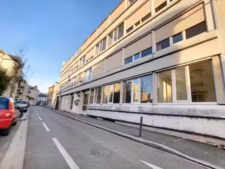 location locaux professionnels 22 m² à orleans (45000)  370 €