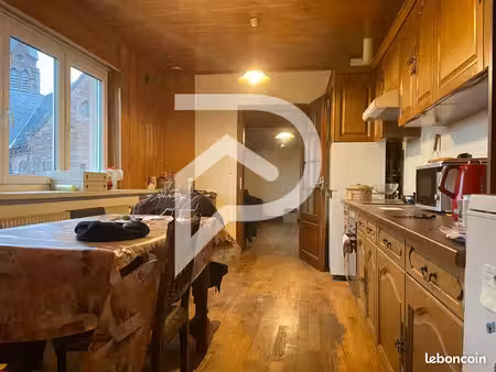 immeuble 12 pièces 235 m²