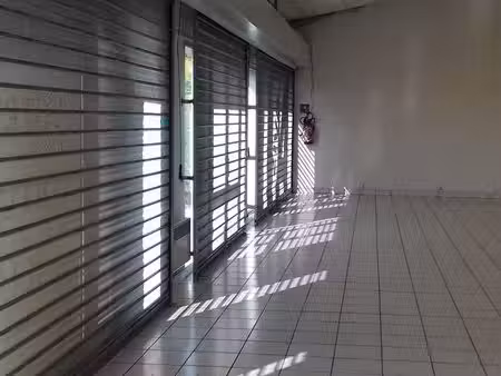 local commercial 188 m² vannes