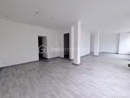 local commercial 61 m²