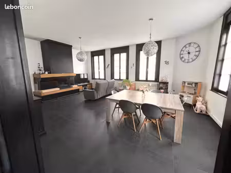 maison 7 pièces 200m2 avec garage et jardin