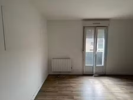 ◊ appartement f2 à louer à proximité de la gare de creil ◊