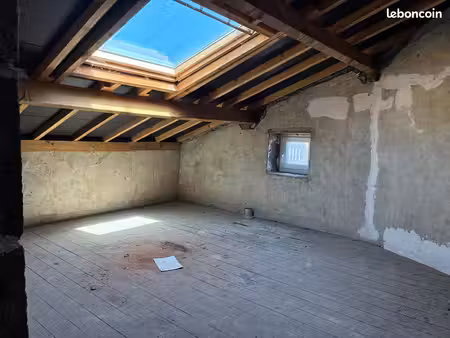 maison ancienne composée de deux appartements– orcines