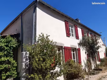 charmante maison en pierre avec terrain attenant