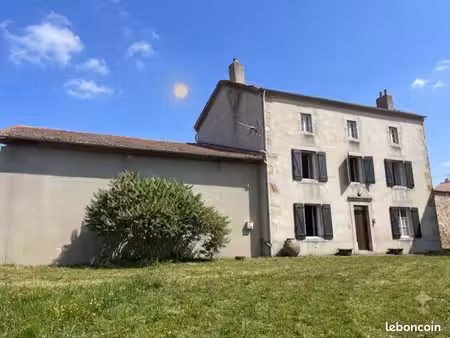maison de 140m2 avec terrain et dépendances