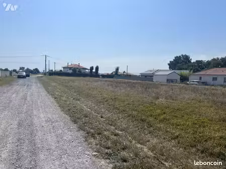 terrain 3370 m² borderes sur l echez