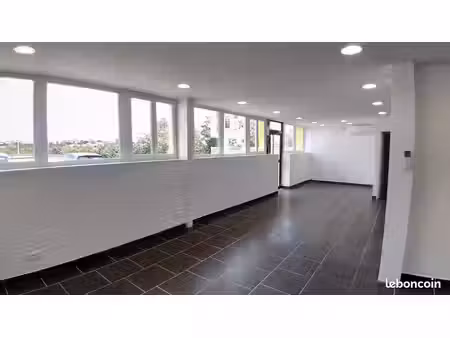 bureau 86 m²