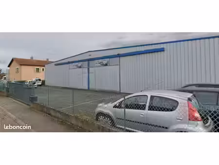 commerce 1 200 m²