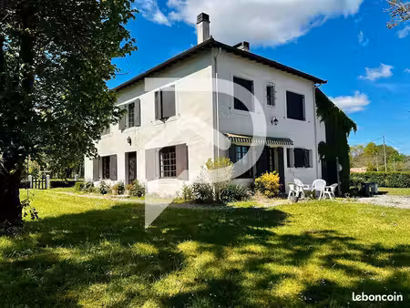 maison 6 pièces 203 m²