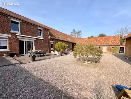 propriété 6 pièces 162 m²