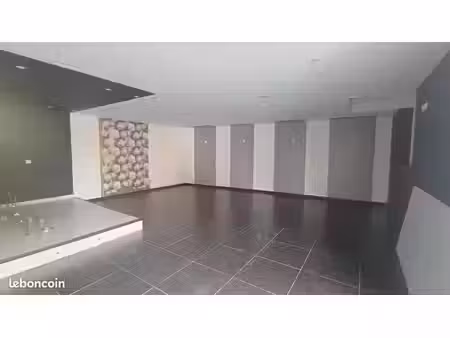local commercial 100 m²