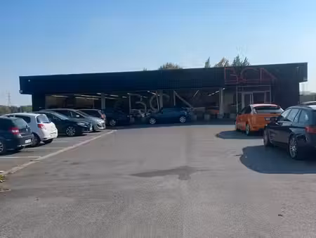 bâtiment commercial 750m2