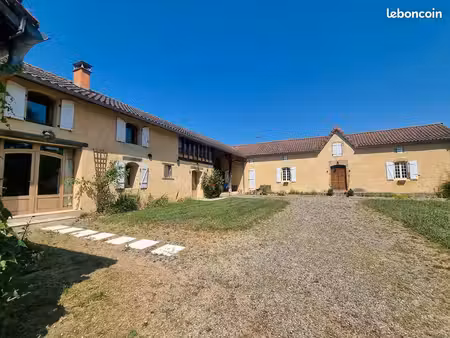 maison 8 pièces 282 m²