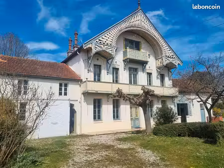 maison 5 pièces 180 m²