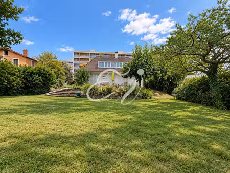 maison de luxe à vendre dans le quartier celestins merlo