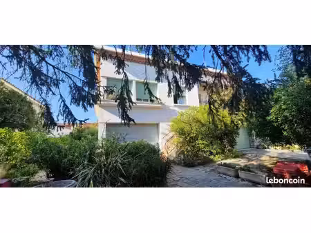 maison de ville 10 pièces 215 m²