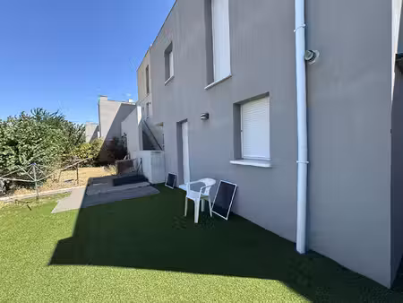 istres - appartement 3 pièce(s) 59.25 m2 - jardinet + parking + atelier