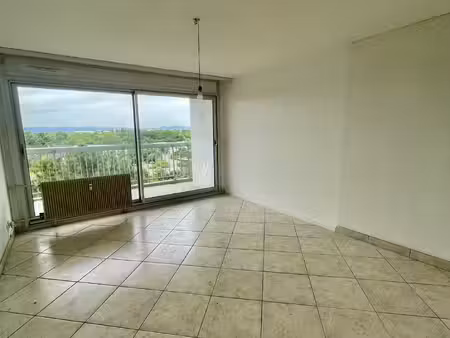 appartement traversant 7ème étage proche tram