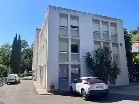 a louer - bureaux 110m2 + 3 pkg poss - nice bas fabron