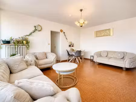 appartement t4 avec cave parking proche de toutes commodités