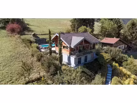 chalet avec vue panoramique et terrasse saint-jorioz (74)