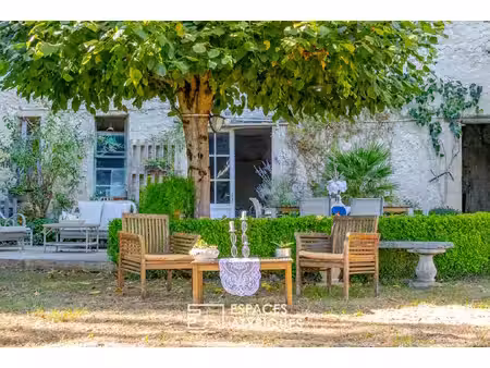 maison de maître et son jardin suspendu au coeur de langeais