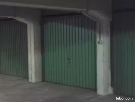 loue box/garage sécurisé début robertsau