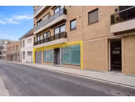 ruim gelijkvloers 4 slaapkamer-appartement met multifunct...