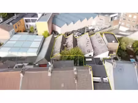 marcinelle – entrepôt de ± 740 m² avec bureaux et parking