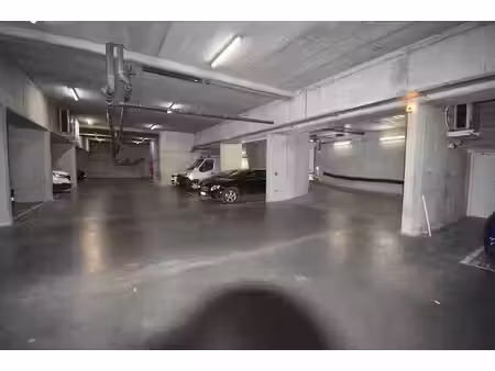 stellplatz + cave à vendre – 29 500 €