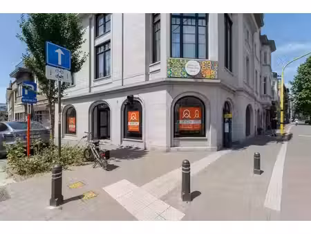 commercieel hoekpand (88 m²) nabij station