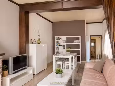 à vendre  grande maison bourgeoise avec nombreuses possi...