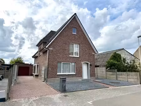 ruime woning met mooie tuin in centrum zingem!
