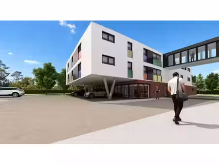 terrain avec permis octroyé pour la construction d'une résid