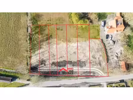 ruim perceel bouwgrond hob op 503 m²