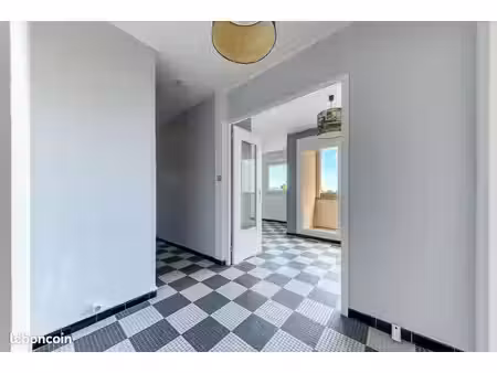 appartement 4 pièces 82 m²