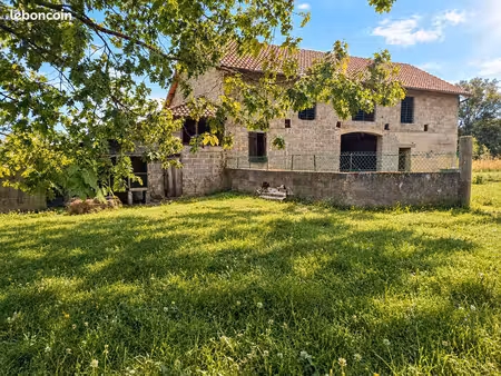 bâtiment 1 pièce 200 m²