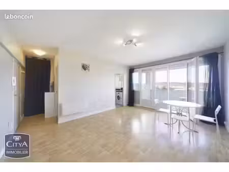 studio 1 pièce 30 m²