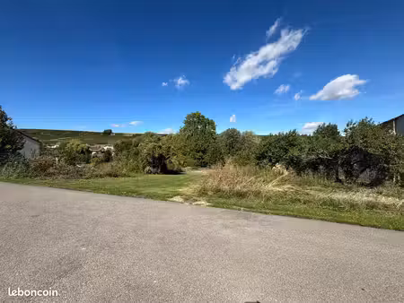 terrain 2 100 m² unchair