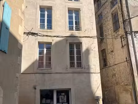 a louer de suite t2 crest tbe 3e/3 40 m2 très clair et calme