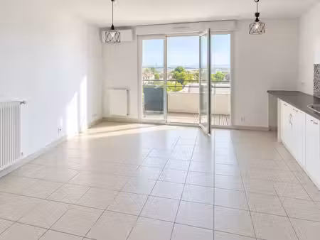 appartement 3 pièces 65 m²