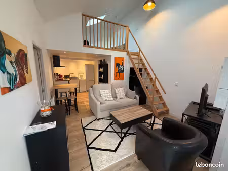 appartement meublé  de septembre à juin  plein centre du faou  entièrement équipé  prêt à 
