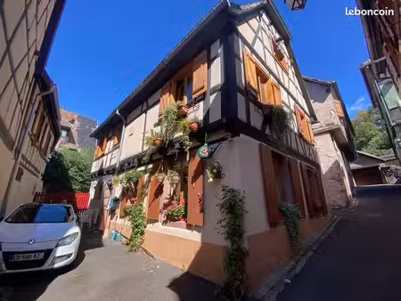 coquette maison de ville à colombages