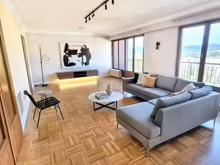 appartement traversant à rénover avec balcon  garage et pisc