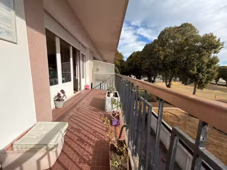 appartement avec terrasse face mer situé à sautron
