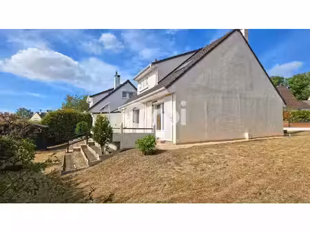 maison à vendre 5 pièces sur un terrain d'environ 300 m²