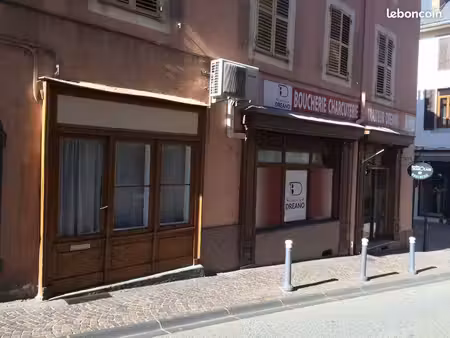 local commercial centre ville