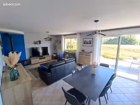 maison familiale lumineuse de 6 pièces /130 m² centre-bourg sur aigné